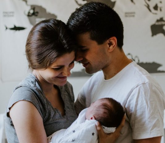 Gli ormoni che determinano le cure parentali paterne